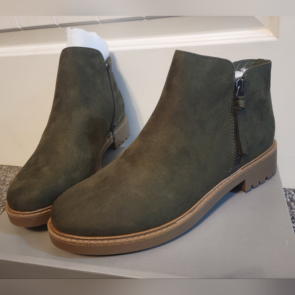 Falls Creek Zip Up Ankle Boot, Size 8.5, Olive/Sienna